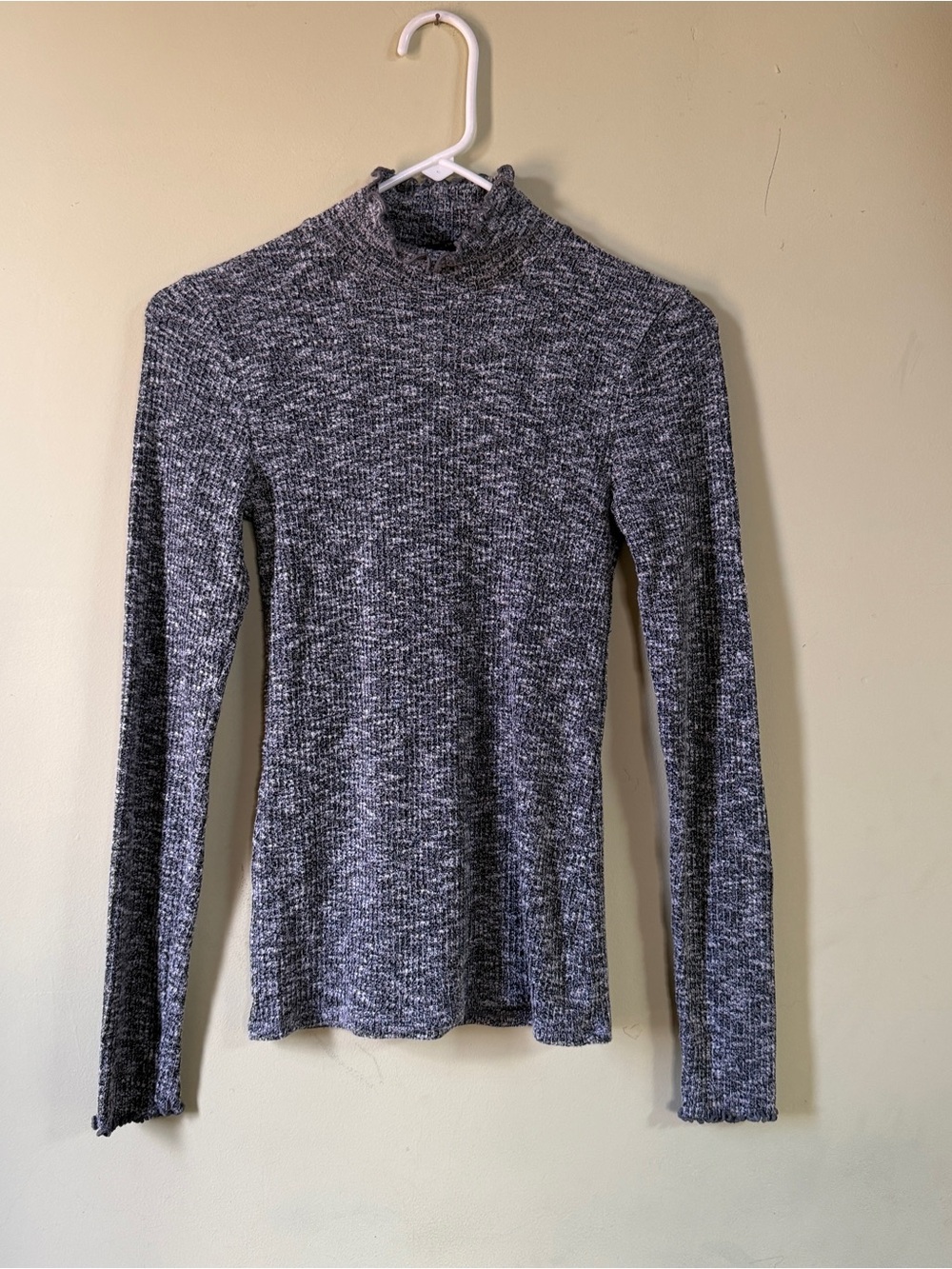 Abercrombie & Fitch Gray Ribbed Mock Neck Sweater